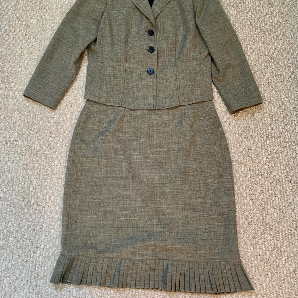 Evan-Picone Petite 2-Piece Suit—Jacket and Skirt